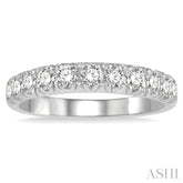 3/4 Ctw 11 Stone Round Cut Diamond Wedding Band in Platinum